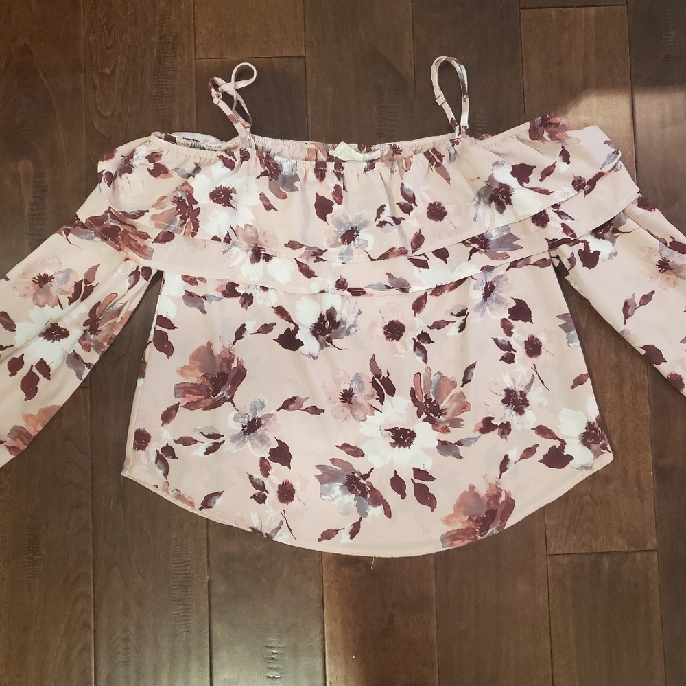 Blush pink off shoulders top size small by sweet wanderer